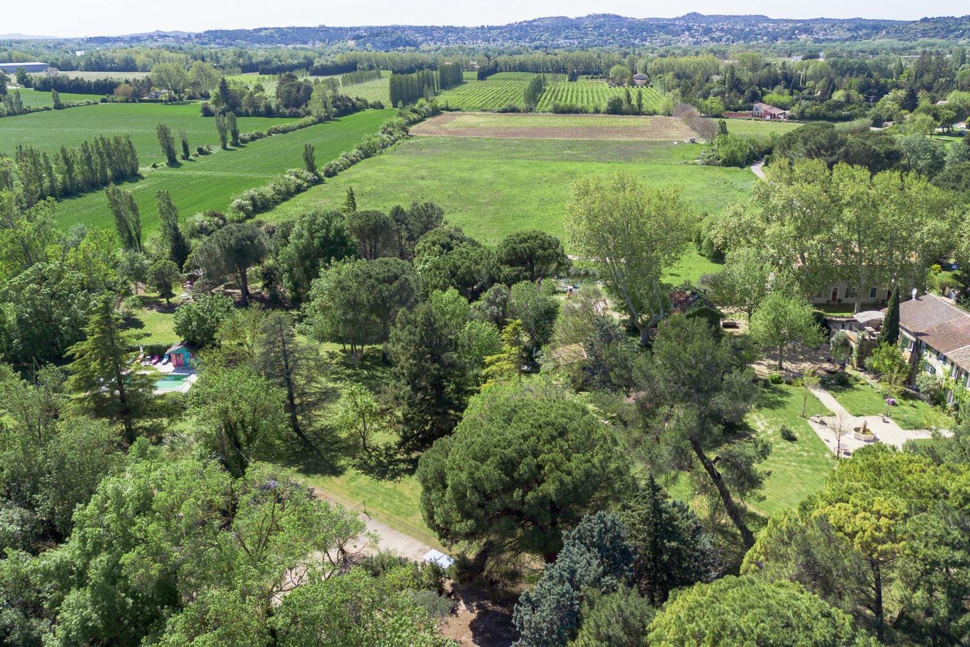 Les Gites Du Domaine De Rhodes Αβινιόν Εξωτερικό φωτογραφία