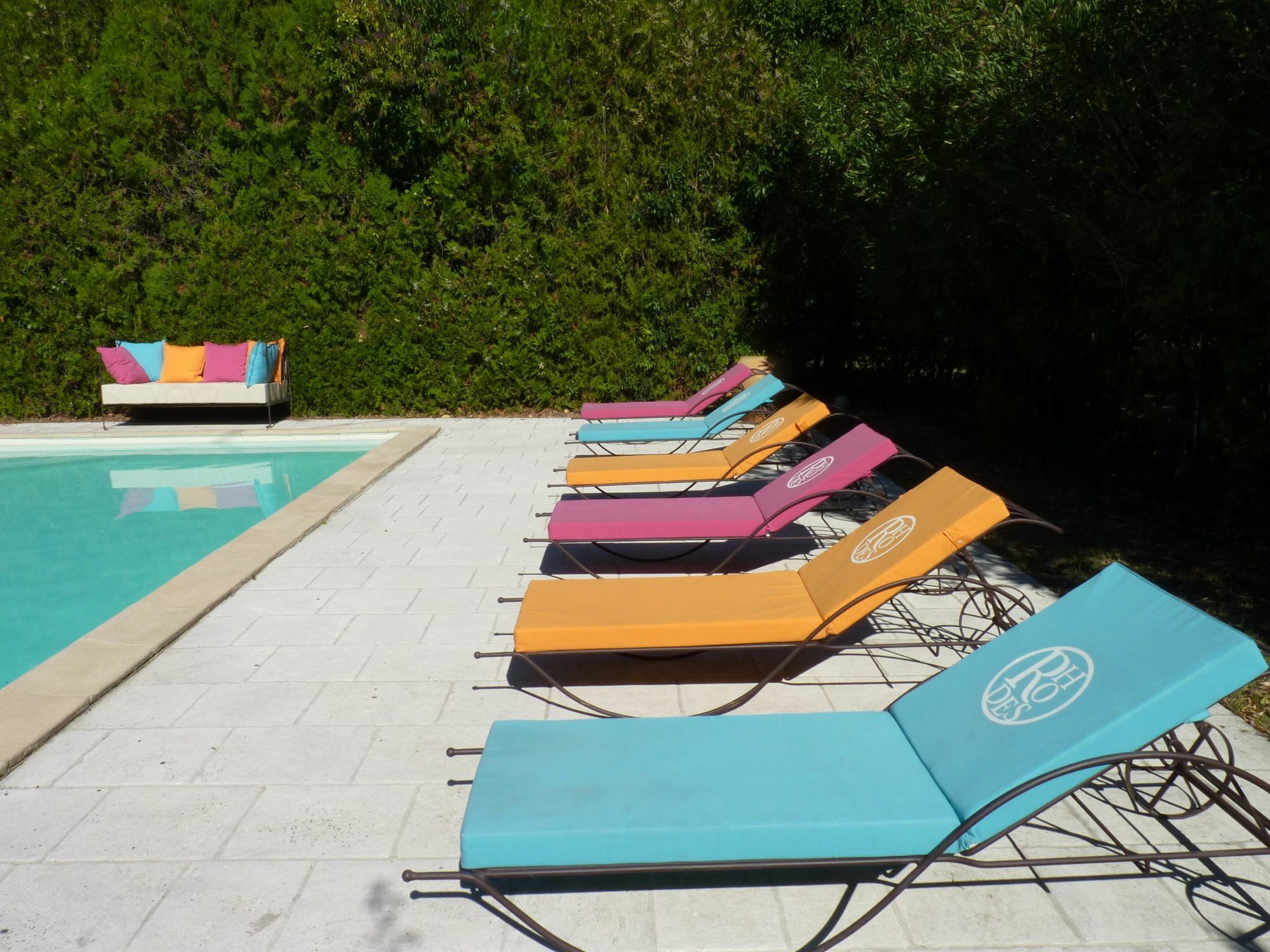 Les Gites Du Domaine De Rhodes Αβινιόν Εξωτερικό φωτογραφία